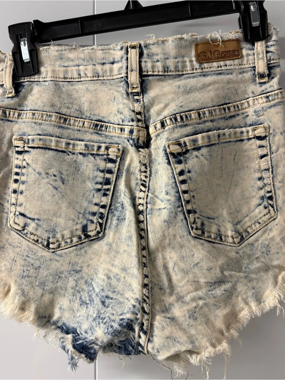 Acid Wash Frayed Hem Women's Denim Shorts - Light Blue GJG Jeans
